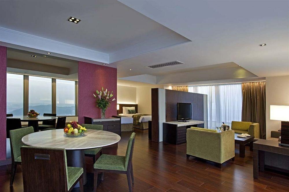 Nina Hotel Tsuen Wan West Hong Kong Luaran gambar Suite