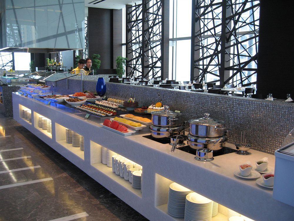 Nina Hotel Tsuen Wan West Hong Kong Luaran gambar A buffet at a hotel