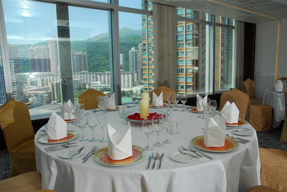 Nina Hotel Tsuen Wan West Hong Kong Luaran gambar A table set for a formal dinner