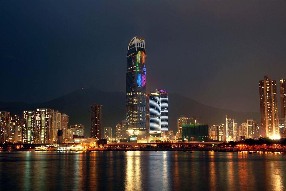 Nina Hotel Tsuen Wan West Hong Kong Luaran gambar View of the International Finance Centre at night