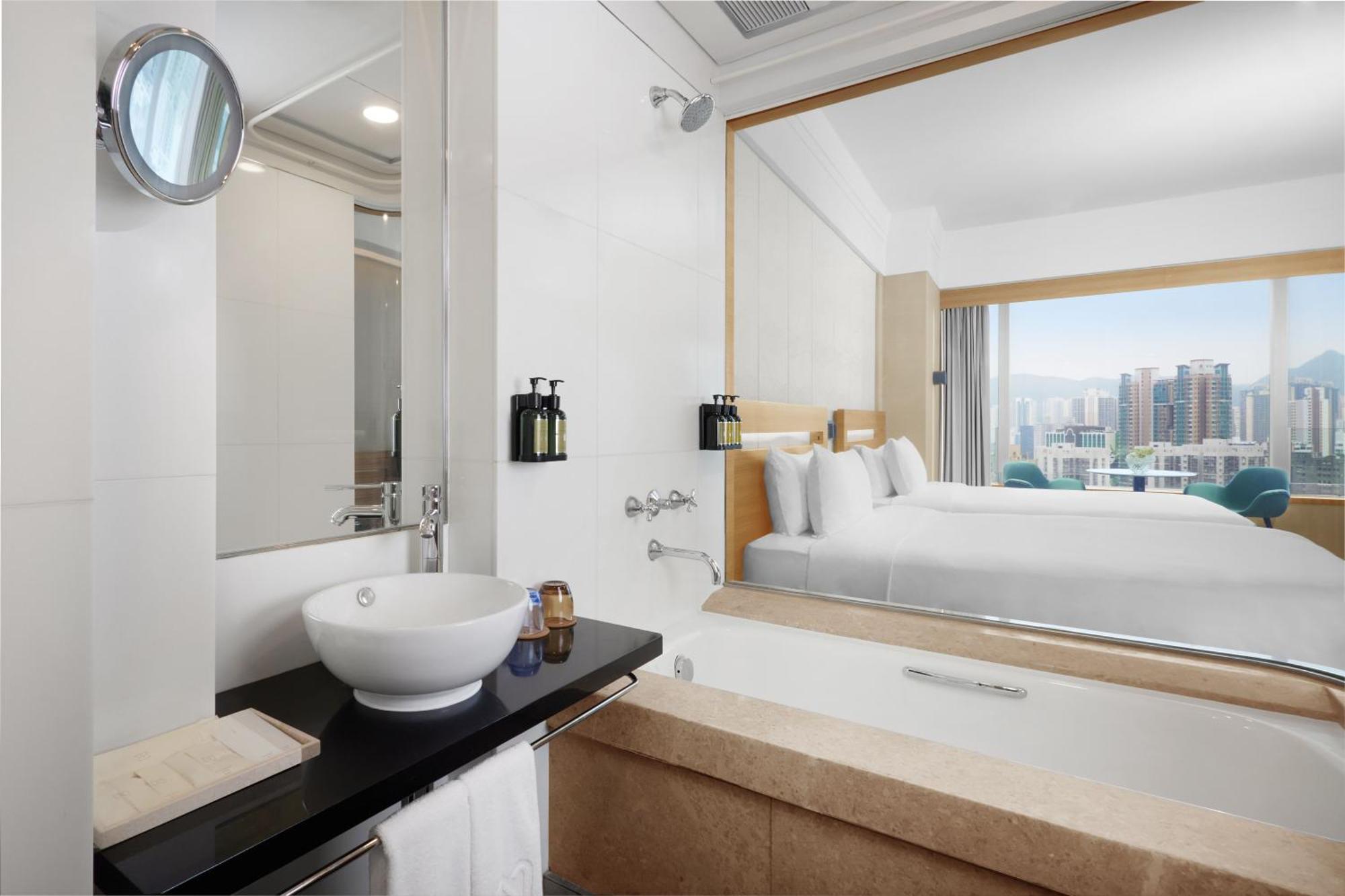 Nina Hotel Tsuen Wan West Hong Kong Luaran gambar Deluxe Room with Harbour View