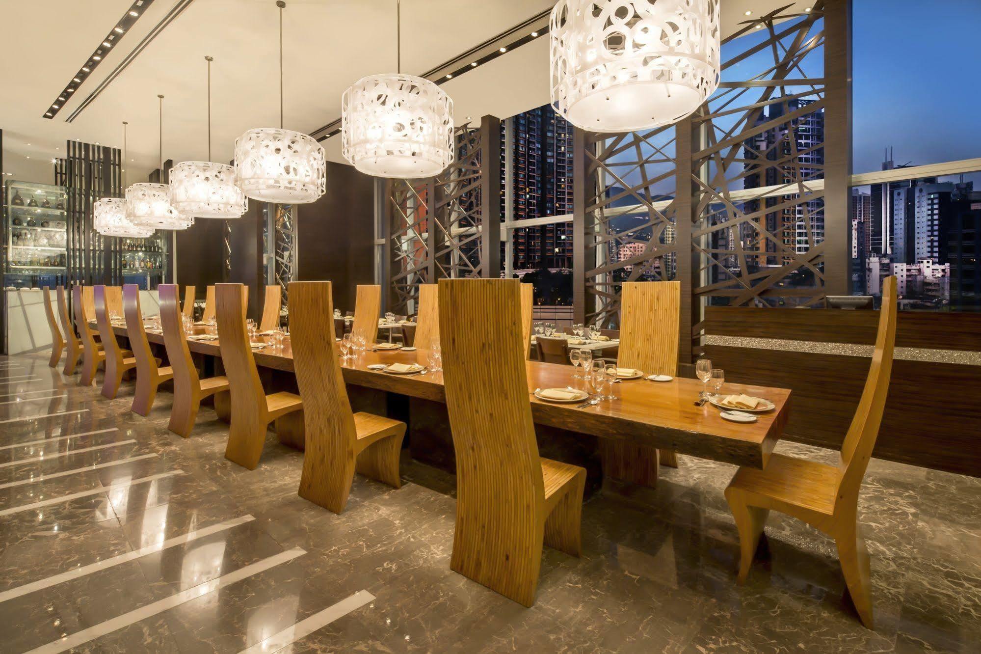 Nina Hotel Tsuen Wan West Hong Kong Luaran gambar The interior of the restaurant