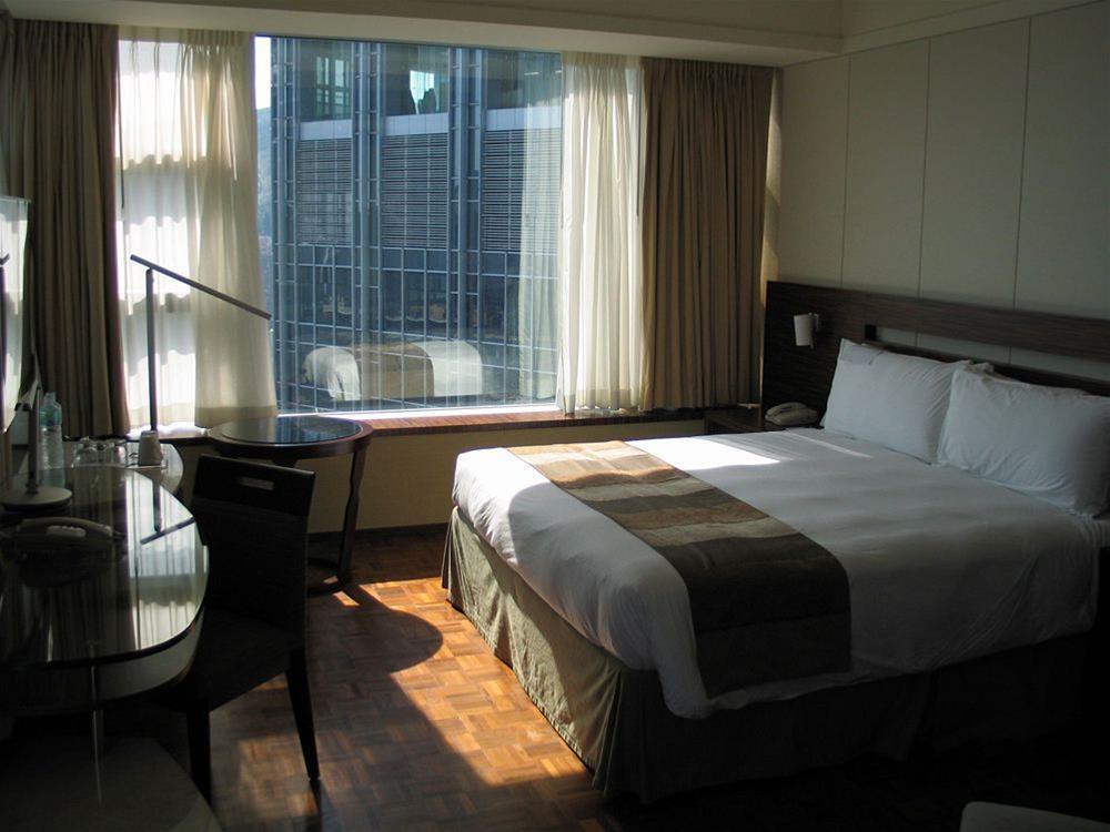 Nina Hotel Tsuen Wan West Hong Kong Luaran gambar A room at the hotel